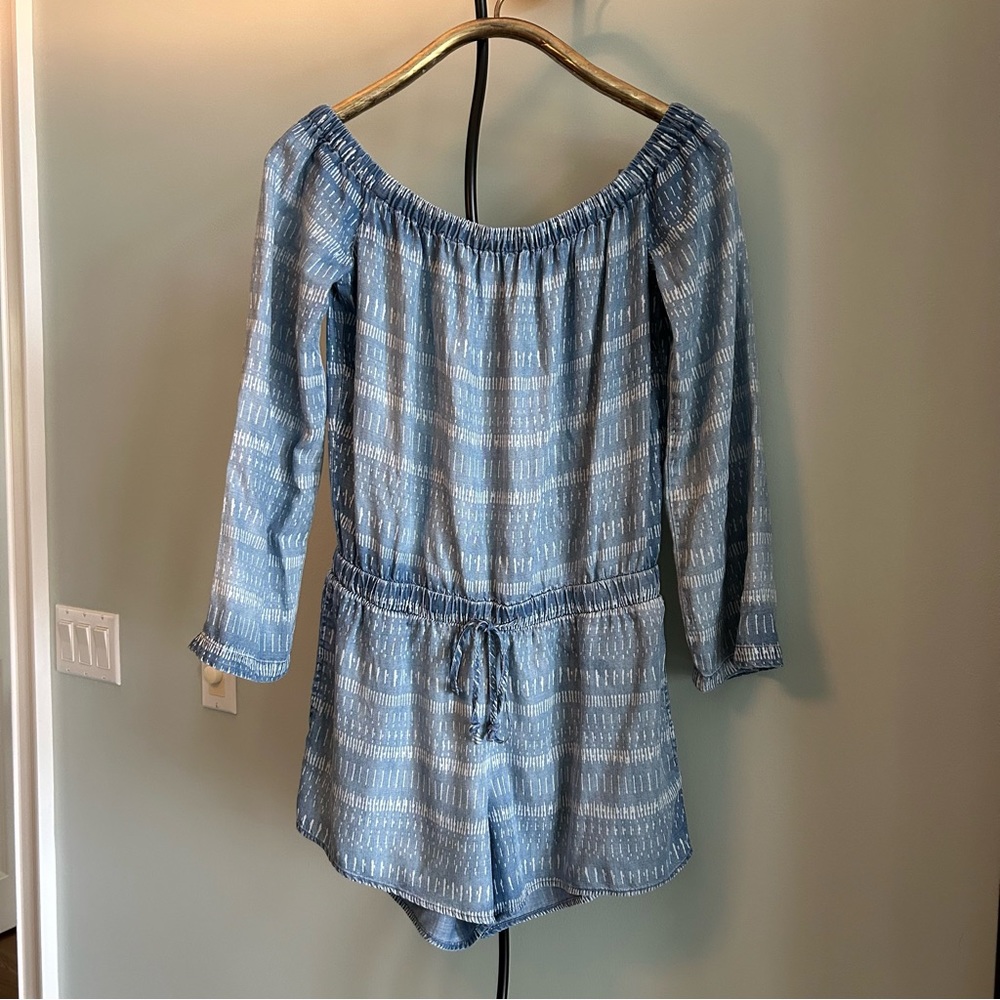 ANTHROPOLOGIE CLOTH & STONE 
CHAMBRAY ROMPER